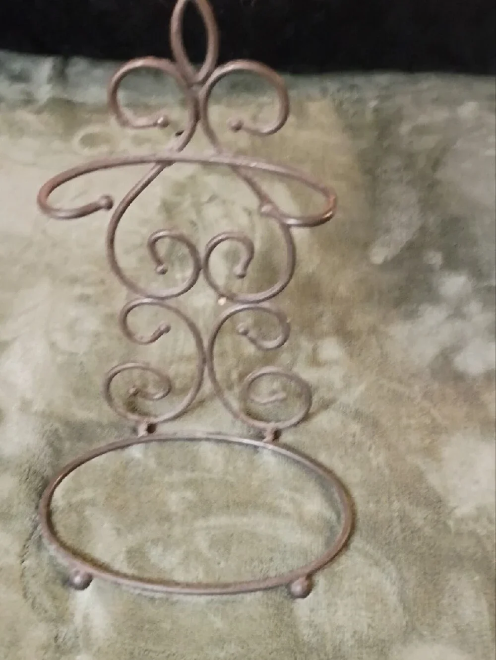 Vintage Ornate Metal Scroll Work Stand Wine Bottle Cradle Or Collector Barbie